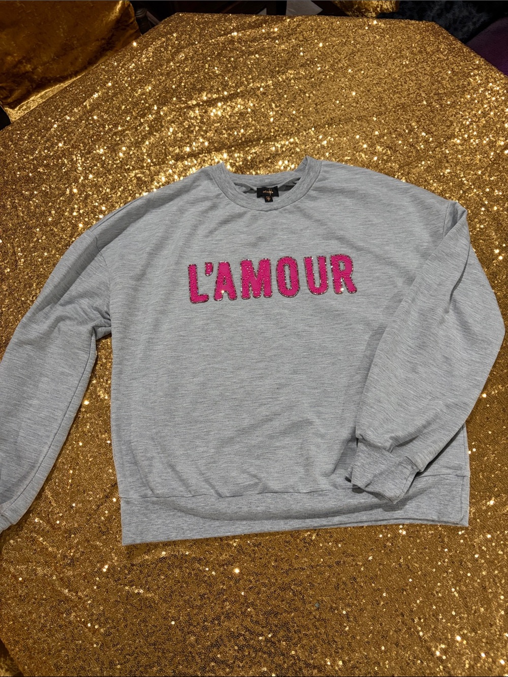 L'AMOUR Gray Crewneck Sweater with Pink Appliqué